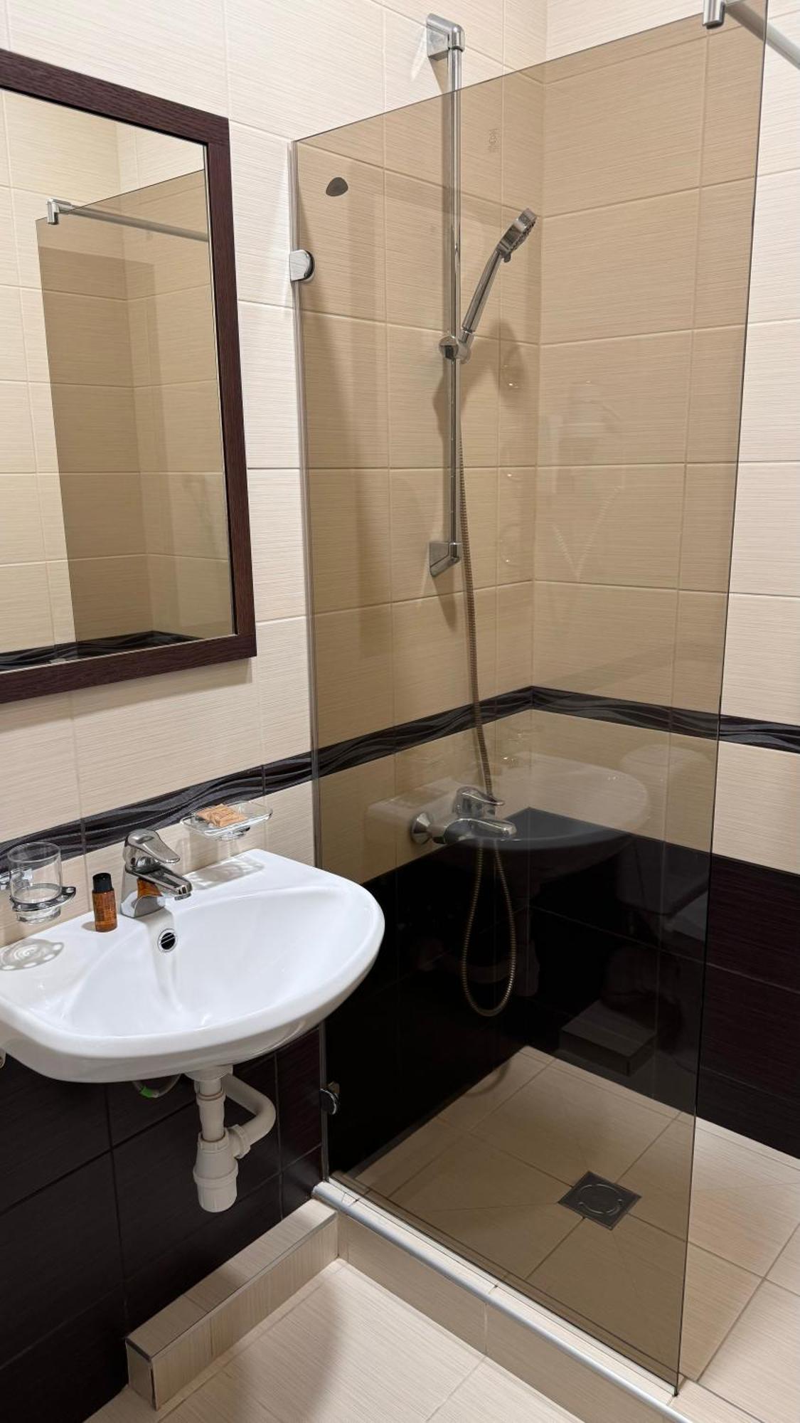 Hotel Saulys Szawle Zewnętrze zdjęcie